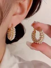 ジュエリー レディース イヤーアクセサリー 1ペア 贅沢な繊細な人工真珠ラウンドピアス、韓国スタイルのニッチデザインジュエリーアクセサリー、女性の日常通勤に適しています