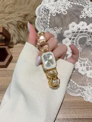 腕時計 レディース クォーツ 1個 レディース ゴールドトーン合金 非対称ブレスレット 腕時計、ファッション アラビア数字ダイヤル、クォーツ ムーブメント、調整可能なストラップ、デイリーウェアやホリデーギフトに適し