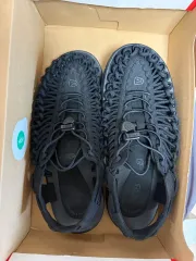 キーン ユニーク サンダル 245