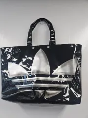 アディダス ブラック エナメル ショッパーバッグ