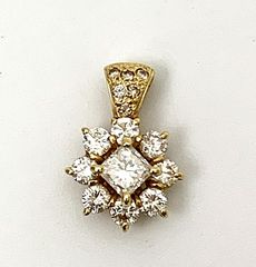 ペンダント K18 ブラウンダイヤモンド サークルデザイン 1.01ct - メルカリ