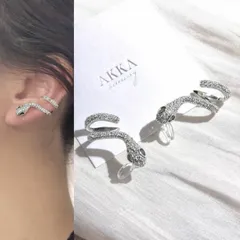 Snake ear cuff bijou earring  ヘビ　スネーク　イヤーカフ　イヤーカーフ　ビジュー　イヤリング　樹脂イヤリング　樹脂ピアス　金属アレルギー　ノンホールピアス　個性的　　ヘビのアクセサリー　大人可愛い　高見え　上品　AKKAビジュー