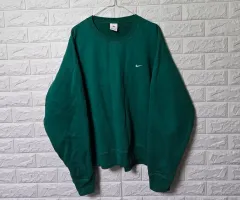 ナイキNRG ソロスウッシュ スウェットシャツ 出品