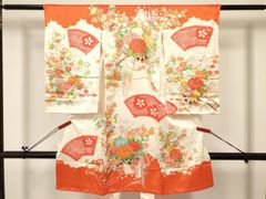 新品未使用 七五三着物7歳 振袖 白地 鞠 桜 菊 金彩 華やか - メルカリ