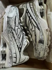 ナイキ ショックス ライッド2 メタル プラチナ 出品