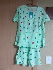 新品 ララ エンボス クレヨンしんちゃん パジャマ 上下セット Free
