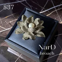 蓮の花ブローチ　ハス 牡丹  お花 フラワー 淡水パール シルバー CZ キュービックジルコニア かわいい キラキラ フォーマル 新品 高級感 大人 上品 贈り物 プレゼント ギフト 女性 お呼ばれ 入学式 卒業式 発表会 結婚式 NerD