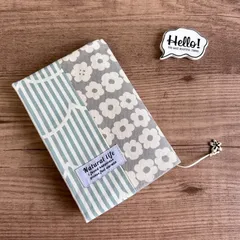 No.60 チャーム付き＊サイズ調整できる文庫本カバー＊連なるお花