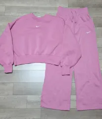 ナイキ ピンク スウェット トレーナー セットアップ