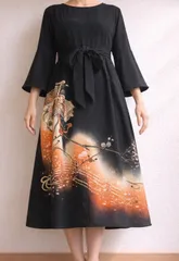 着物リメイク ワンピース ドレス 黒留袖 正絹  地紙重ね花文