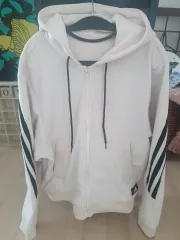 アディダス コーデュロイ フード ジップアップ 2XLですがXLみたい