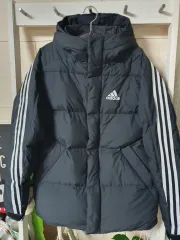 アディダス 3st ファー付きダウンジャケット Sサイズ です