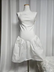 白ミニドレス