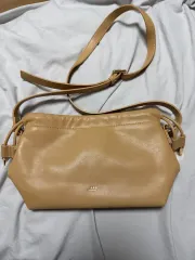 A.P.C. ニノン ミニ クロスバック キャメル