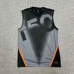 アディダス ノースリーブ Tシャツ100