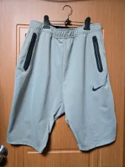 ナイキ スウッシュ グレー ハーフパンツ