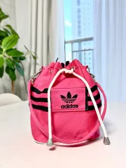 アディダス 巾着 バッグ ピンク