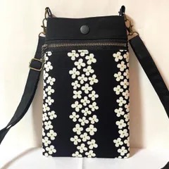 スマホポシェット あじさいストライプ柄 黒 ショルダーストラップ付き