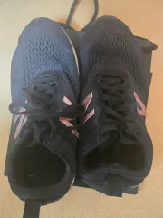 ニューバランス 黒 スニーカー レディース 235