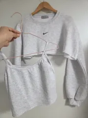 クロップド スウェット + キャミソール セット