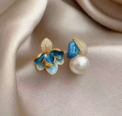 ラスト3点　フラワーアシンメトリー　パール　ピアス