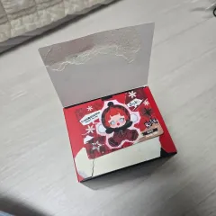 POP MART スカルパンダ 冬の交響曲シリーズ ぬいぐるみ キーホルダー ロックオン