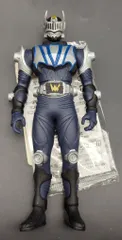 バンダイ レジェンドライダーシリーズ 仮面ライダー龍騎 仮面ライダーナイト（カード付） 09