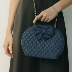 キルティングバッグ オケージョンバッグ フォーマルバッグ リボン付き パーティバッグ チェーンショルダーバッグ 黒 ブラック 人気 美品 高級 上品 エレガント おしゃれ 結婚式 披露宴 二次会 謝恩会 春秋コーデ 軽量 コンパクト