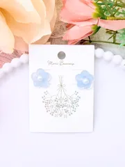 春カラー🌸小さなお花耳飾り(pastel blue)