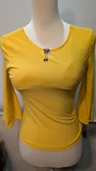 【ダンスウエア】黄色地にスパンコール装飾のトップス♪