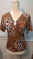 【ダンスウエア】豹柄にスパンコールやレース装飾のトップス♪