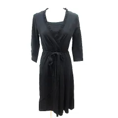 ストロベリーフィールズ STRAWBERRY-FIELDS ワンピース ひざ丈 カシュクール フリル フェイクレイヤード ウール 七分袖 ウエストマーク 黒 ブラック /AU