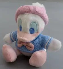 【中古】ぬいぐるみマスコット・ぬいぐるみバッジ ドナルドダック ぬいぐるみキーホルダー・キーチェーン ピンク×ブルー Winter Shiny Color 「ディズニー」 ディズニーストア限定
