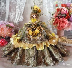 春祭セール！ヴィクトリア女王 クラシカルスモーキートーンのゴージャスフリルドールドレス