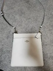 COACH 白 クロスバッグ