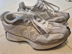 ニューバランス 327 220サイズ