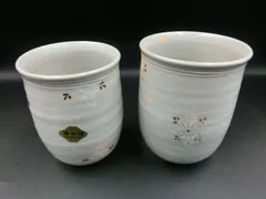 【TAKA57-63】【くまママ様専用】◇ 陶器 ｢伝統工芸品 京都 清水焼 夫婦 湯飲み茶碗｣ 白系小花 2客セット