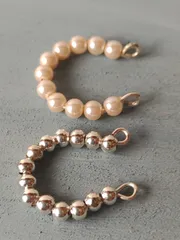 NO375  ２個セット　ホワイトパール、シルバーボール　イヤーカフ