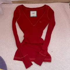 アバクロンビー レッド ロングスリーブ タイト ロングスリーブ ニットトップス