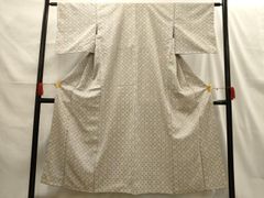 逸品 しつけ糸付き 白大島 大島紬 菊尽し 身丈163cm 裄丈65.5cm - メルカリ
