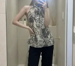 フラワー パータン ホルターネック ブラウス