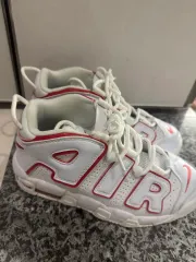 ナイキ エア モア アップテンポ 紅白