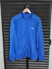 アディダス ファイヤーバード ブルー カモフラージュ ロゴ トラックジャージ | 00064