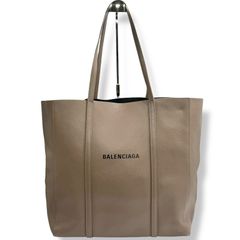 BALENCIAGA レザー トートバッグ ロゴ トート ブラウン - メルカリ