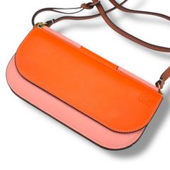 LOEWE ゲートポシェット - メルカリ