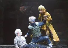 【中古】生写真(男性) 集合(3人)/ライブフォト・横型・キャラクターショット/ライブ・スペクタクル「NARUTO-ナルト-」～忍の生きる道～ ローソンプリント 舞台写真ブロマイド