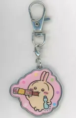 【中古】キーホルダー うさぎ(お菓子) メタルチャーム キーホルダー 「ちいかわ なんか小さくてかわいいやつ」 ちいかわもぐもぐ本舗 川越店限定
