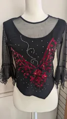 【ダンスウエア】黒地に赤やシルバーのスパンコール装飾トップス♪