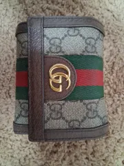 グッチ財布 (GG Supreme 二つ折り財布 カード財布)