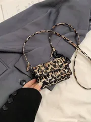 バッグ レディース ショルダーバッグ ミニ豹柄コントラストカラーファッショナブルなクロスボディバッグ、2026年新作タイダイ柄ショルダーバッグ